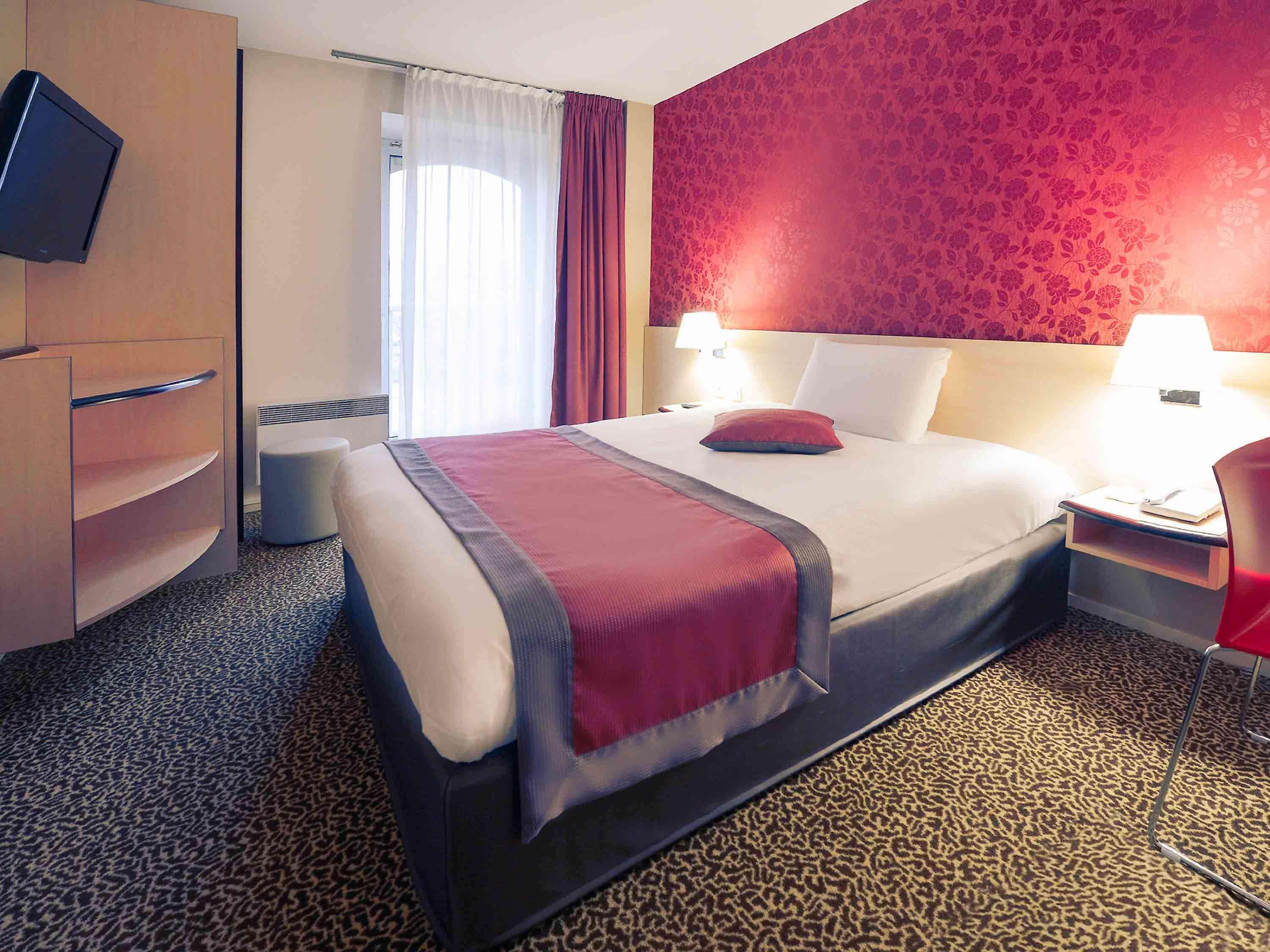 Mercure Rouen Centre Champ De Mars Exterior photo