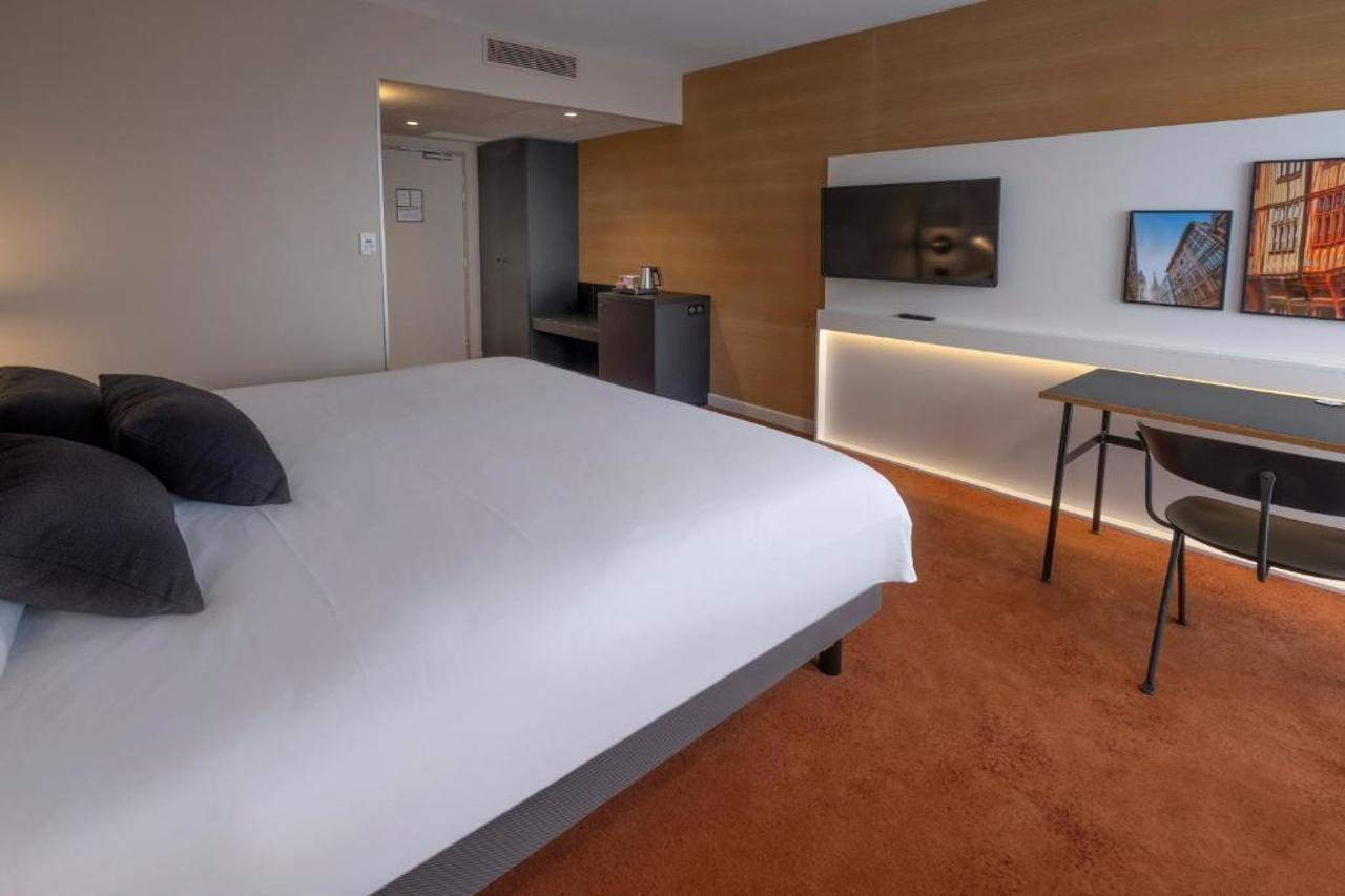 Mercure Rouen Centre Champ De Mars Exterior photo