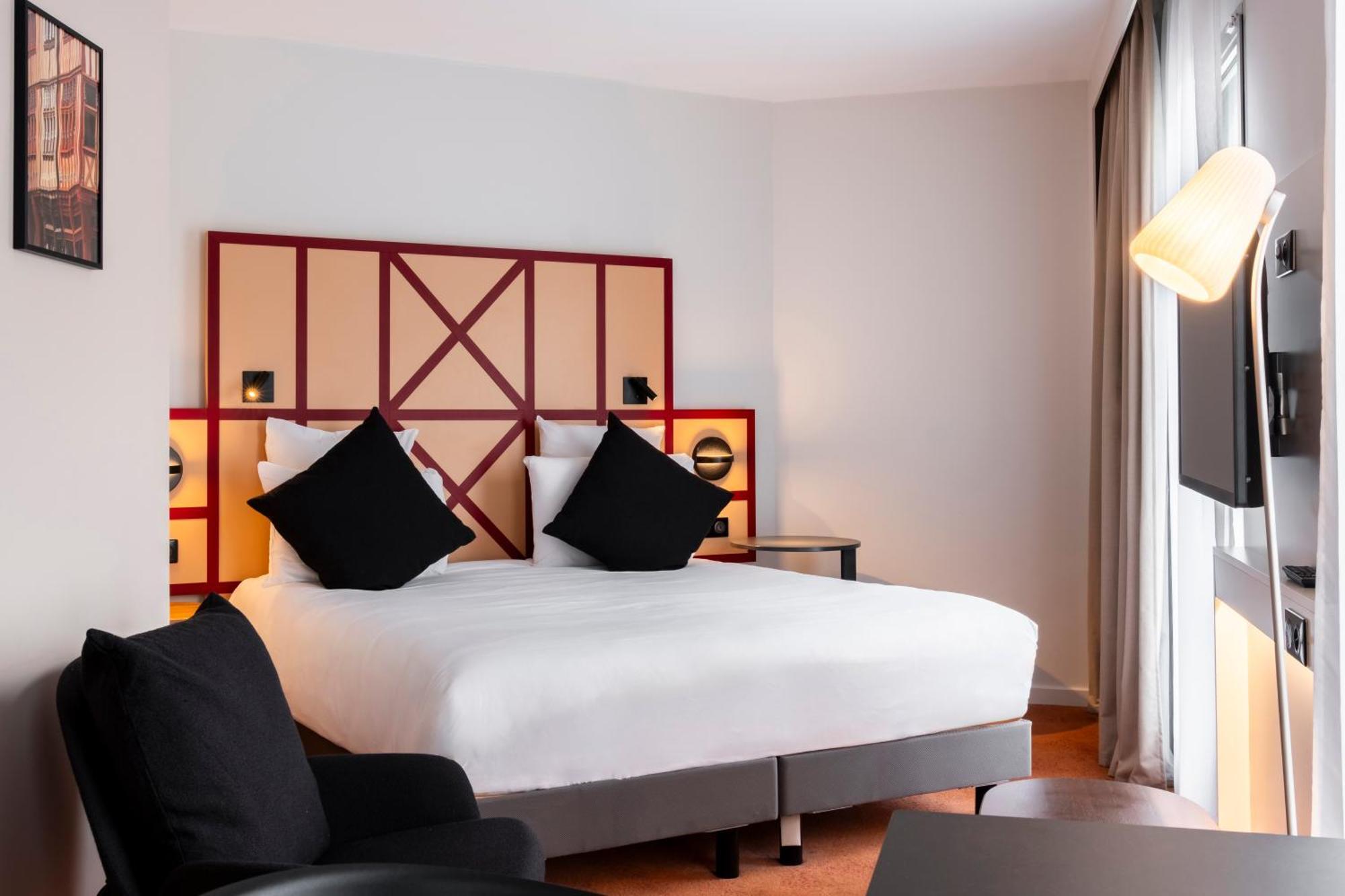 Mercure Rouen Centre Champ De Mars Exterior photo