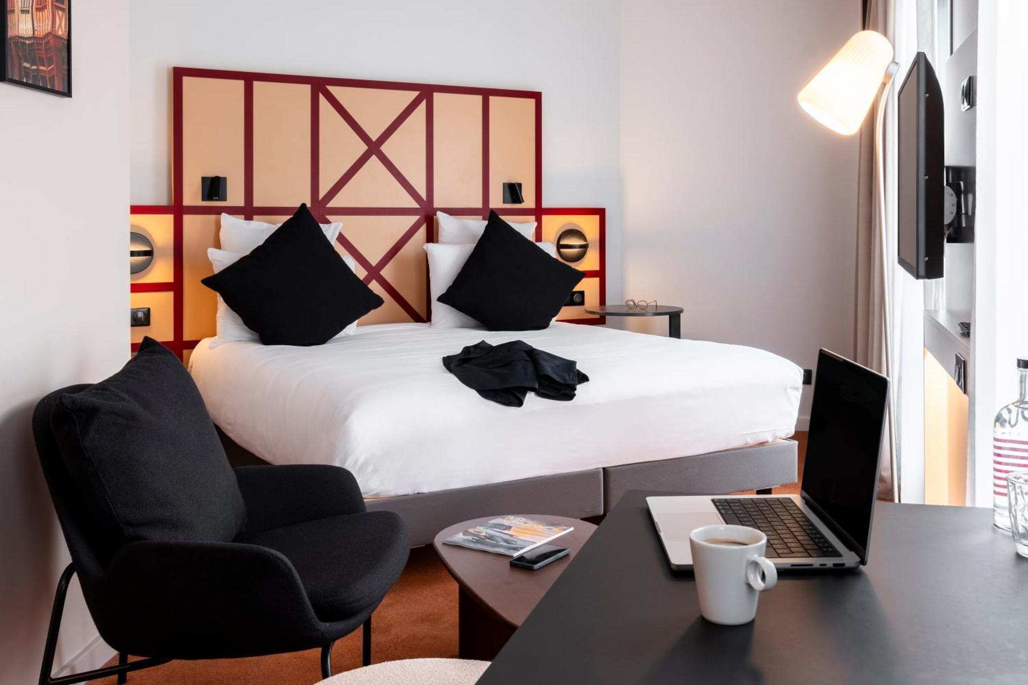 Mercure Rouen Centre Champ De Mars Exterior photo