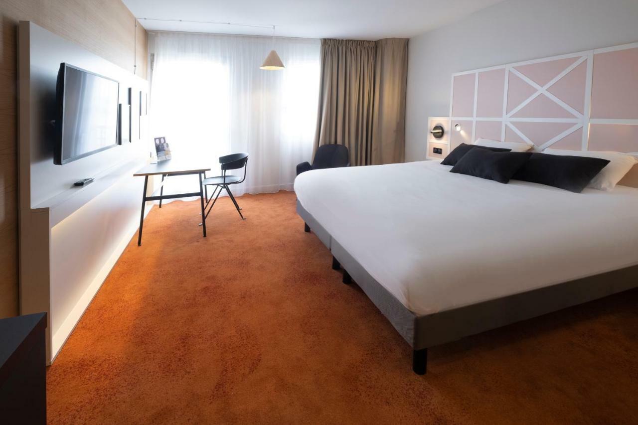 Mercure Rouen Centre Champ De Mars Exterior photo