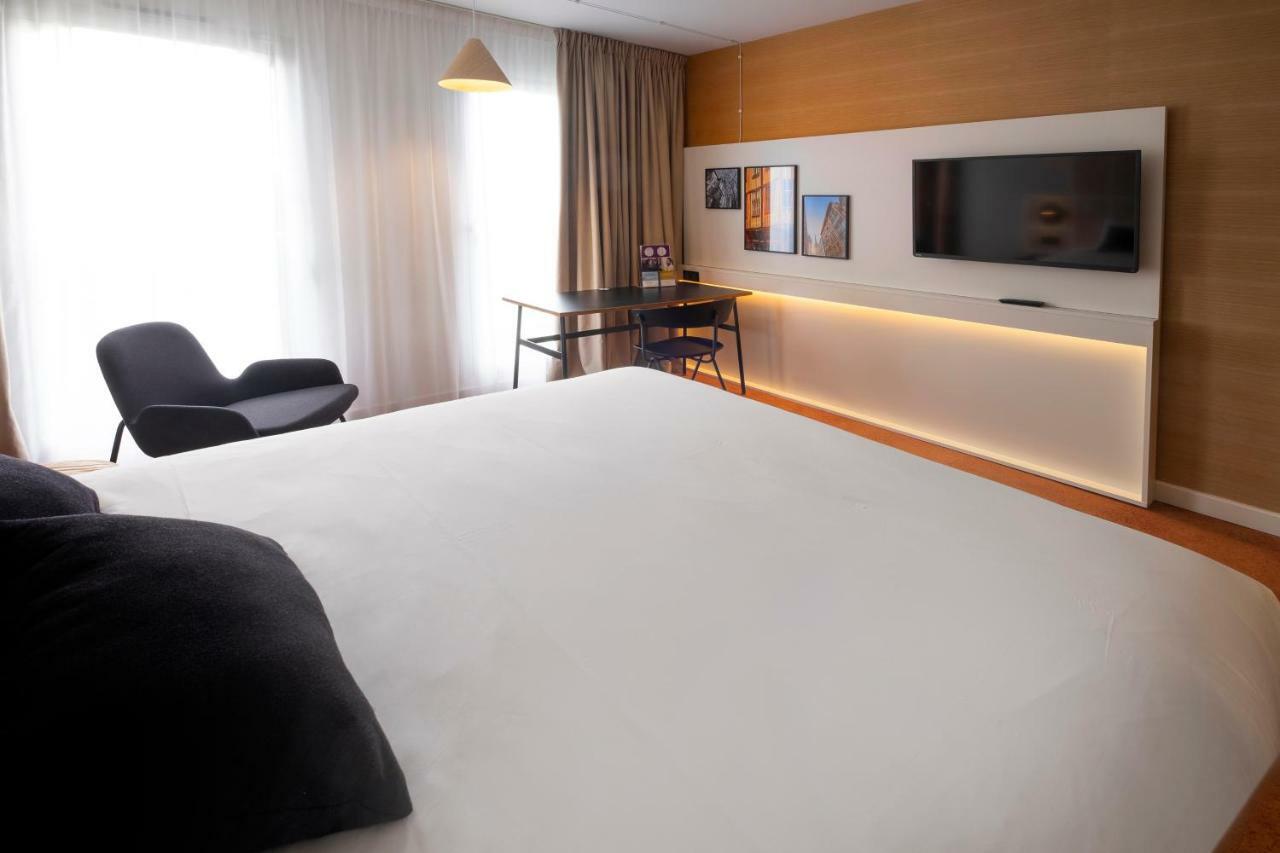 Mercure Rouen Centre Champ De Mars Exterior photo
